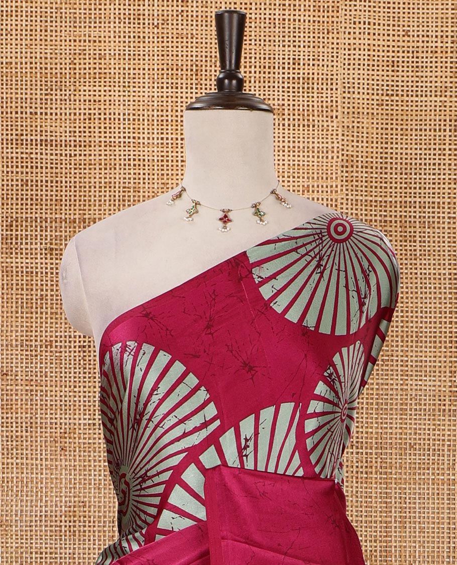 Borderless purple batik-style sunburst motifs printed satin crepe saree, printed pallu & plain blouse - Image 3