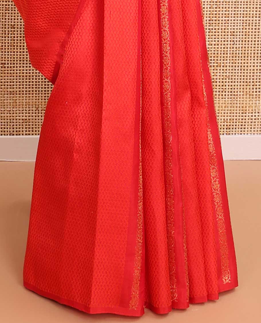 Borderless red geometric design kancheepuram silk saree with intricate floral zari design pallu - Image 5