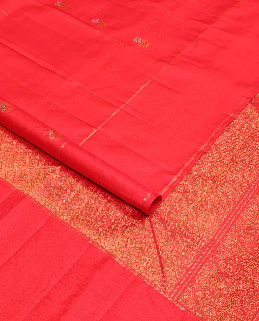 Borderless red kanchipuram silk saree with zari designs, zari-rich jaal pallu - Image 2