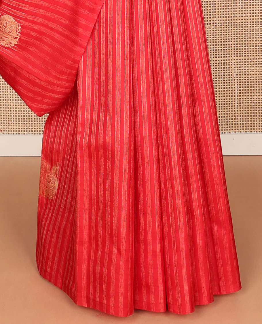 Borderless red striped & mayil buttas Kanchipuram silk saree, self-pallu of thilakam mokku,rudraksham & mayil chakram & intricate pallu - Image 5