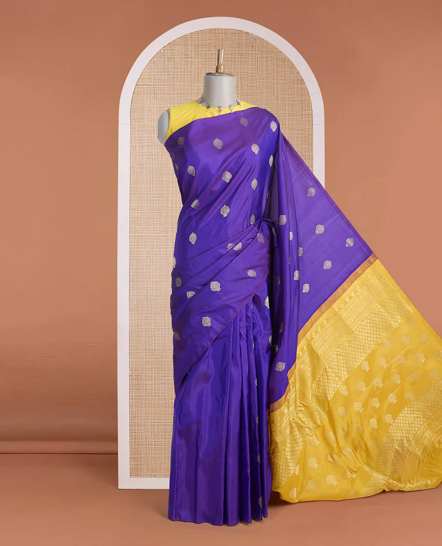 Borderless violet zari buttas gadwal silk saree, contrast pallu steeped with intricate designs - Image 2