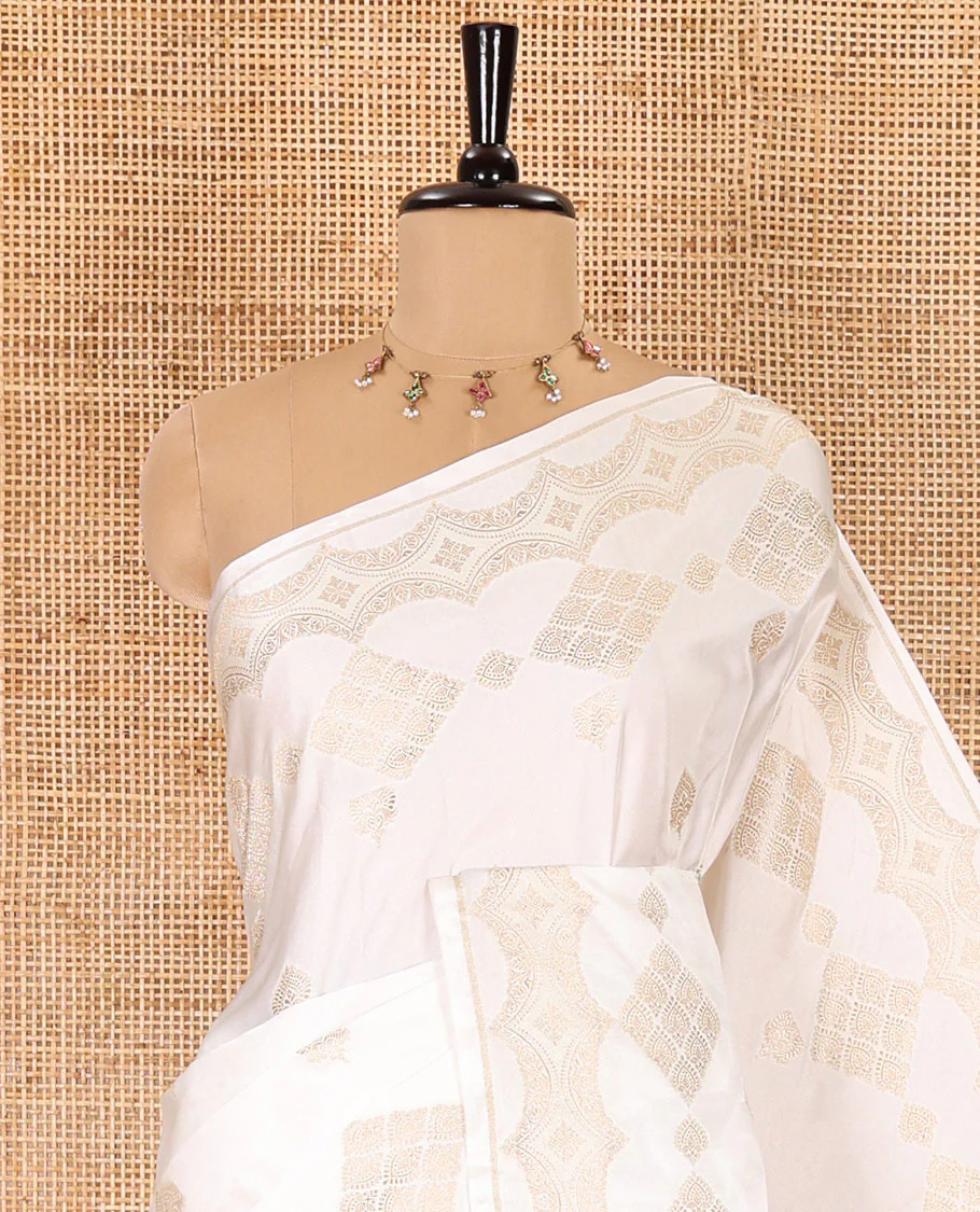 Borderless white zari buttas and diamond buttas mushru silk saree, intricately designed pallu, and a matching blouse - Image 5
