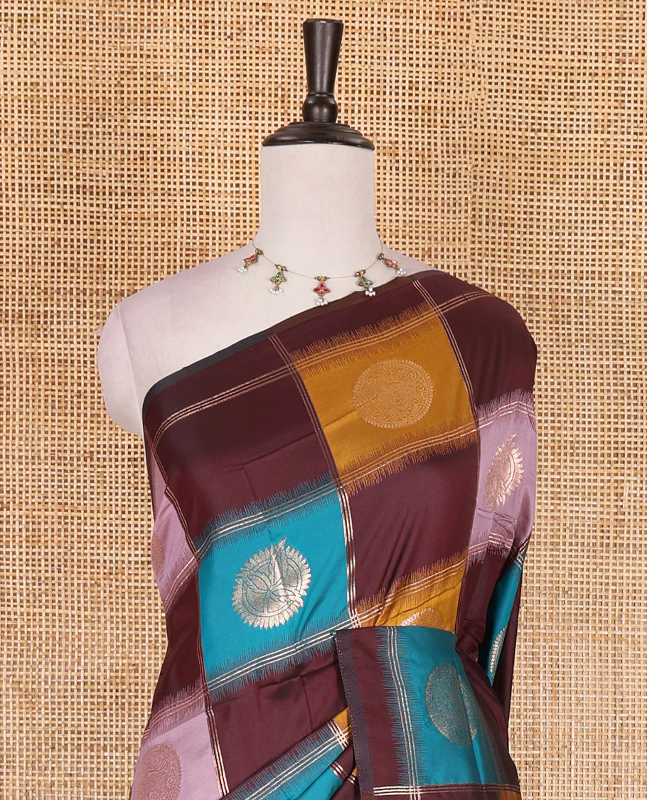 Borderless wine chakra buttas enclosed, checked elite soft silk saree, contrast ogee patterned pallu, and contrast zari design blouse - Image 3