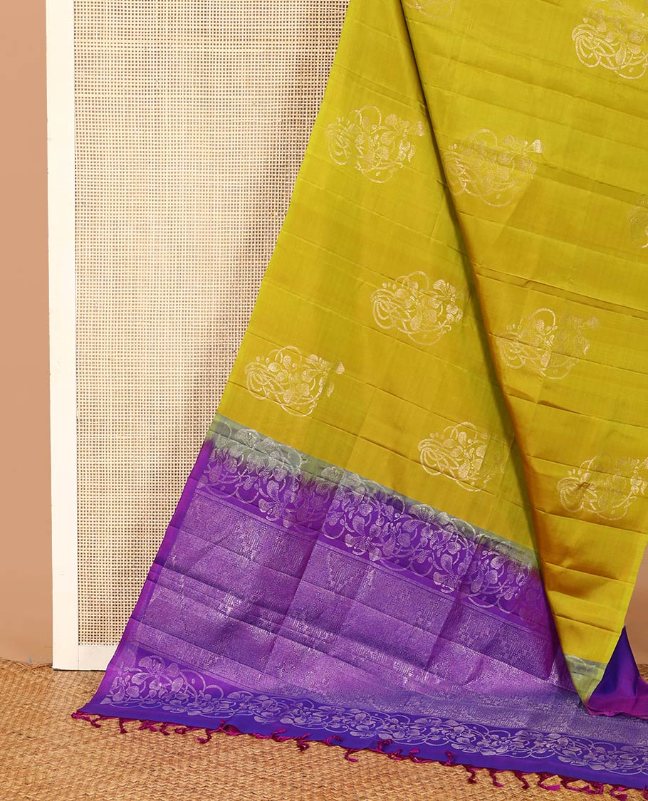 Borderless yellow floral buttas woven Mayuri soft silk saree, contrast pallu of floral and chevron designs - Image 3