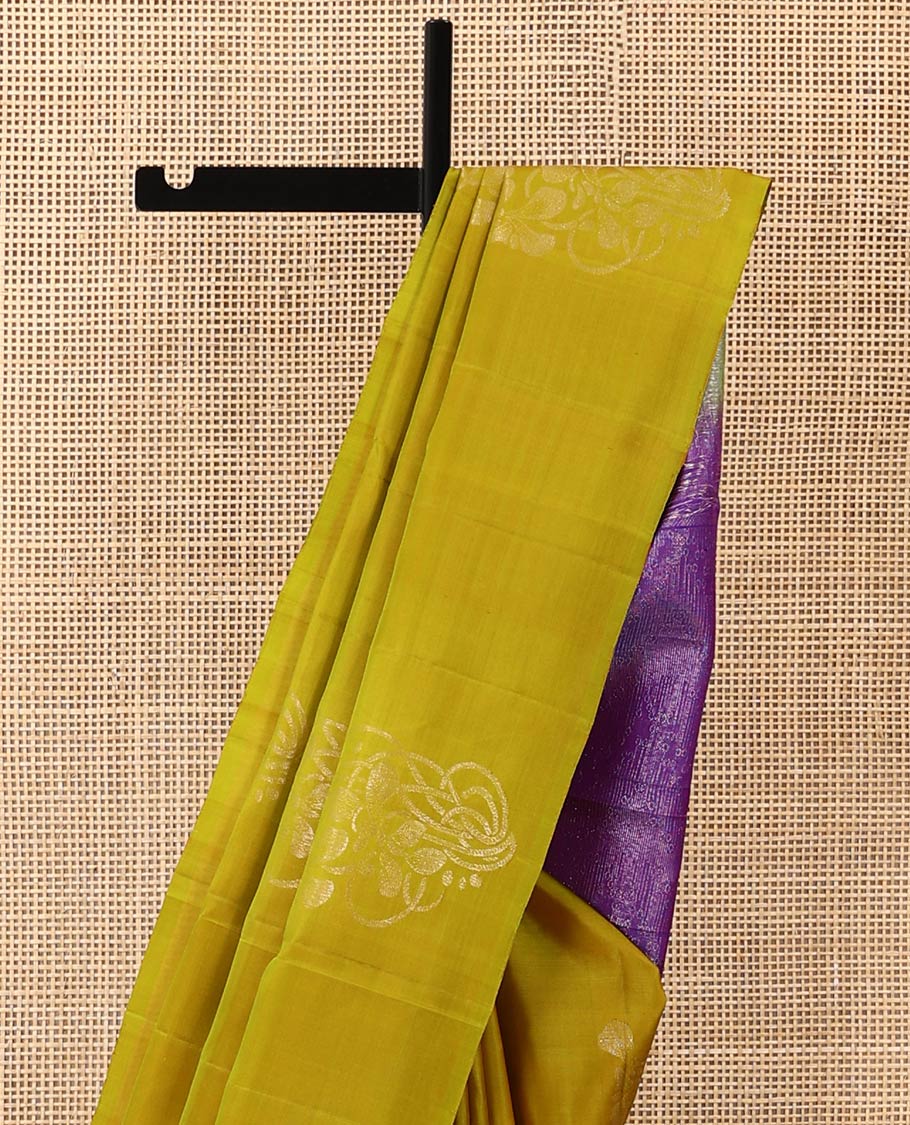 Borderless yellow floral buttas woven Mayuri soft silk saree, contrast pallu of floral and chevron designs - Image 4