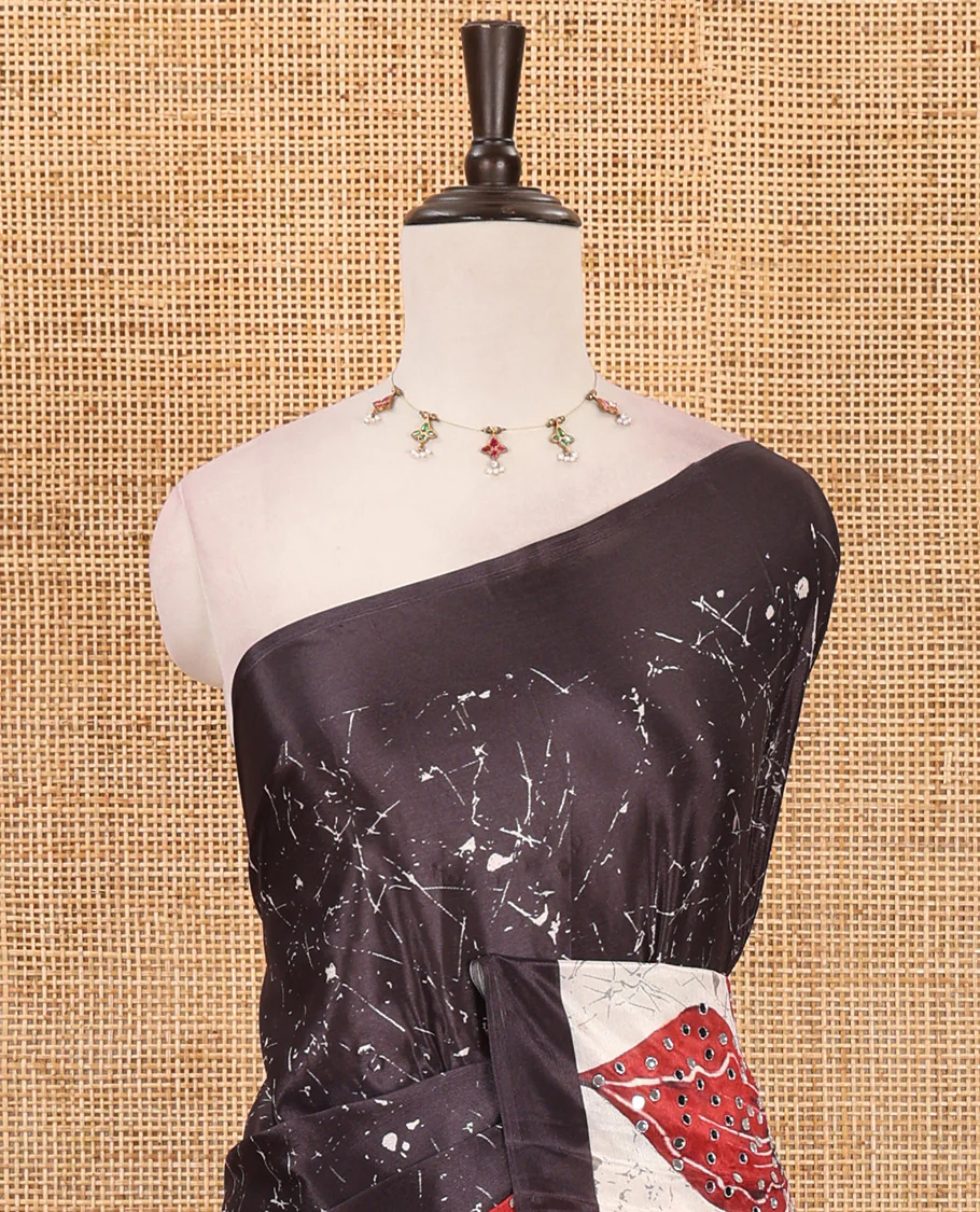 Brown batik-style floral printed and mirror work masakali saree, printed border & pallu of mirror embroidery work - Image 3