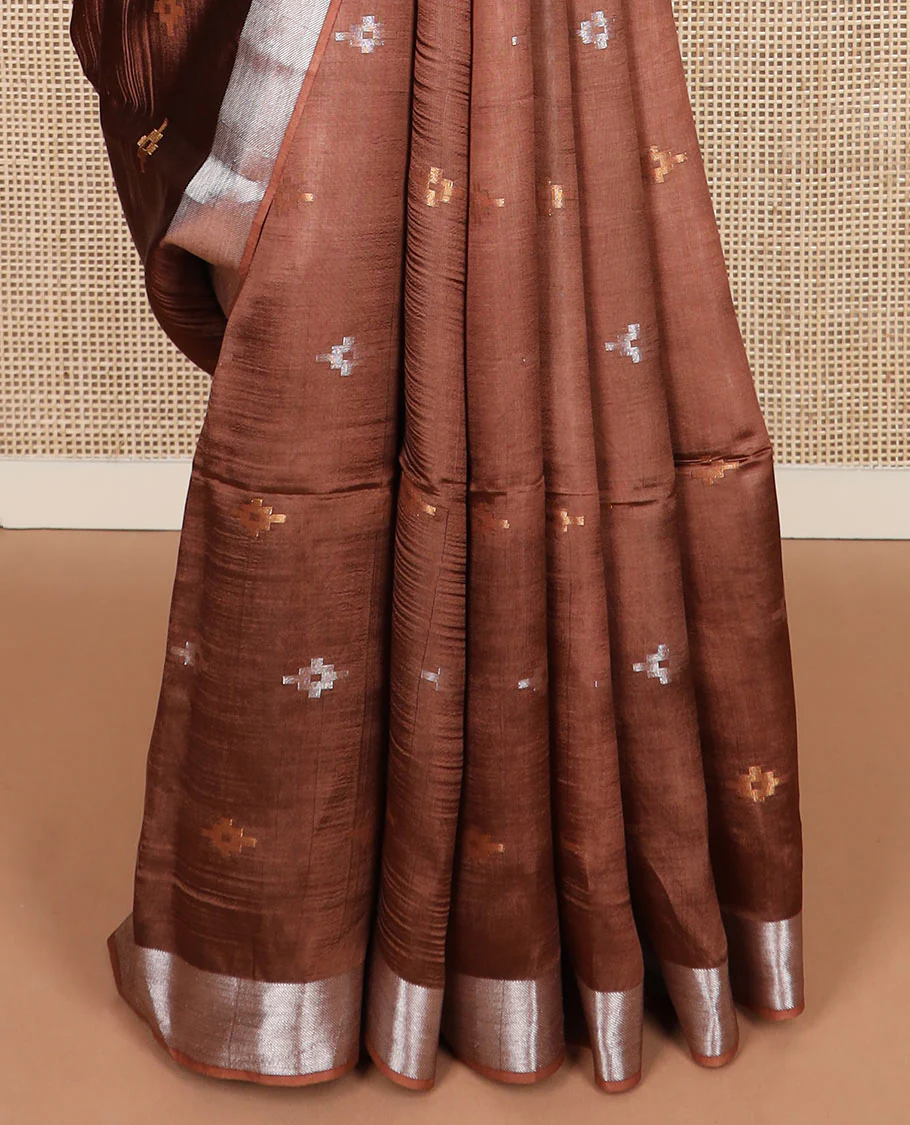 Brown diamond buttas banana pith saree, silver and gold bavanji border, and zari striped pallu - Image 4