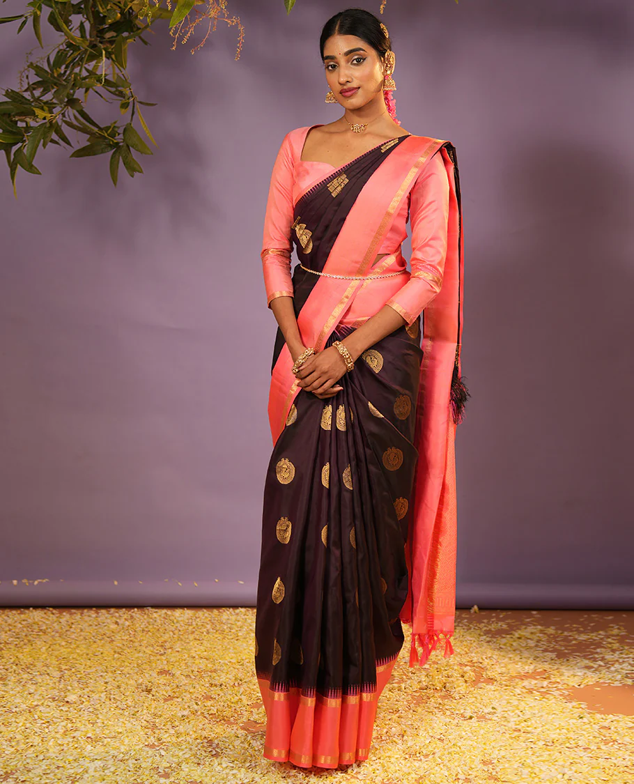 Coffee brown round mayil buttas Vasundhara silk saree, contrast rettai pettu thazampoo rekku zari border, and zari-rich jaal pallu