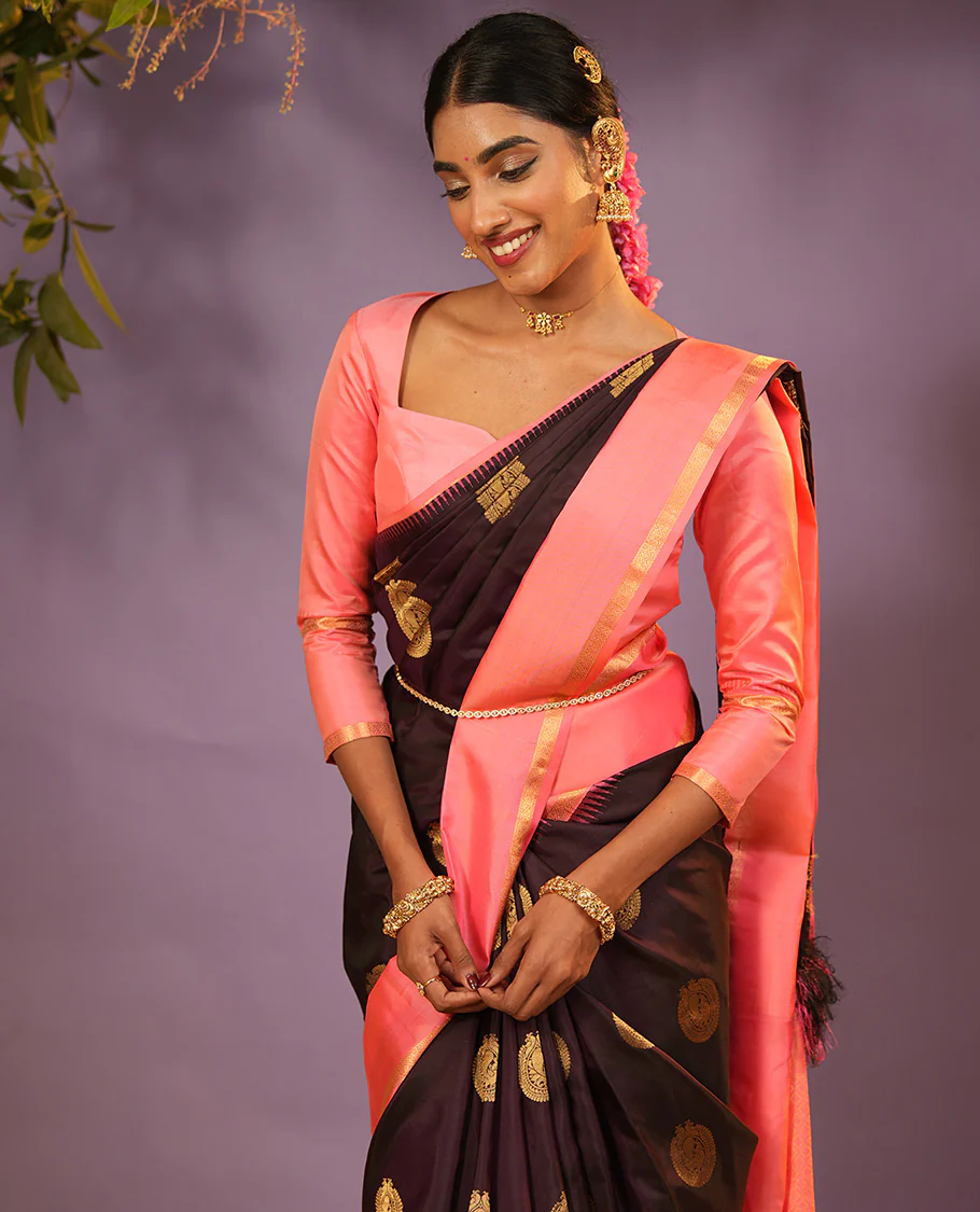 Coffee brown round mayil buttas Vasundhara silk saree, contrast rettai pettu thazampoo rekku zari border, and zari-rich jaal pallu - Image 2