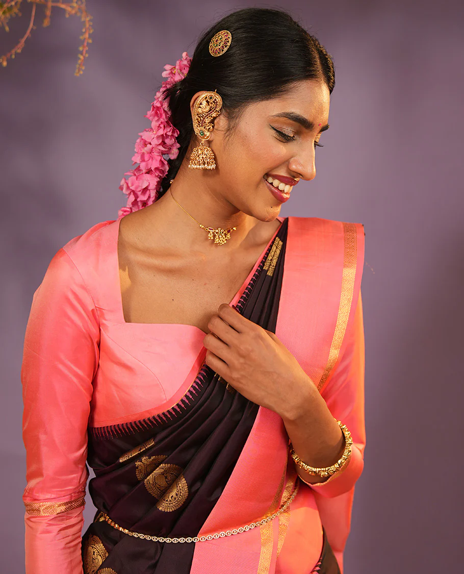 Coffee brown round mayil buttas Vasundhara silk saree, contrast rettai pettu thazampoo rekku zari border, and zari-rich jaal pallu - Image 4