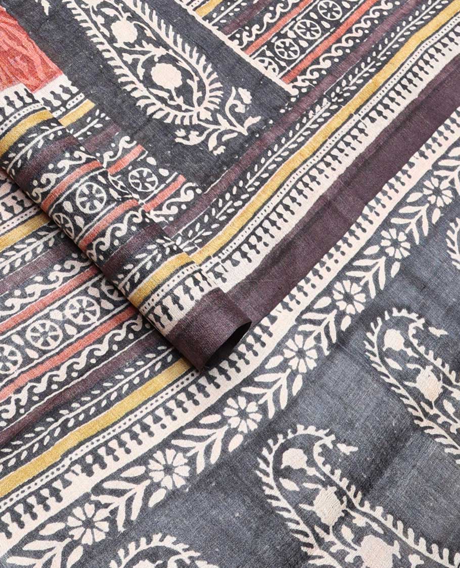 Maroon ogee design tussar saree with contrast floral design border & block floral print design pallu - Image 2