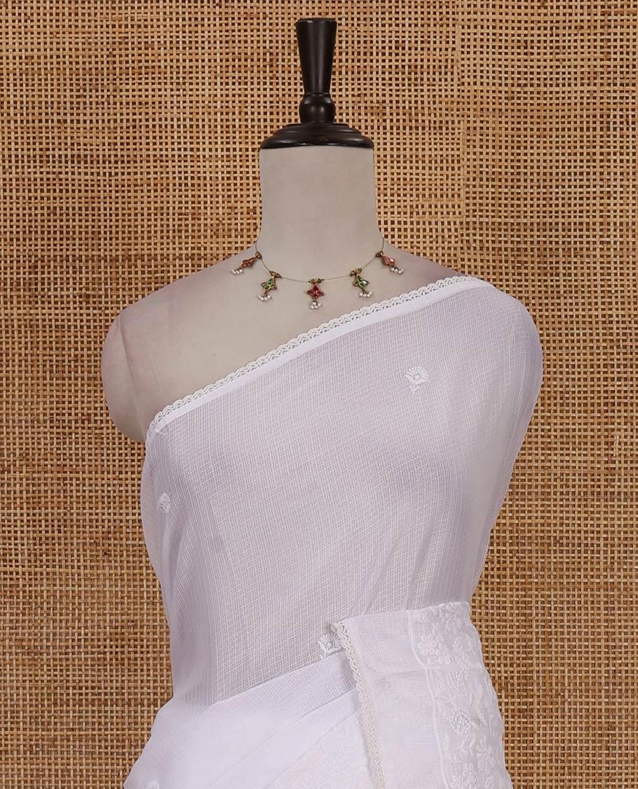 Cream floral motifs chikankari-style embroidered Kota checked saree, embroidered lace border & floral embroidered pallu - Image 3