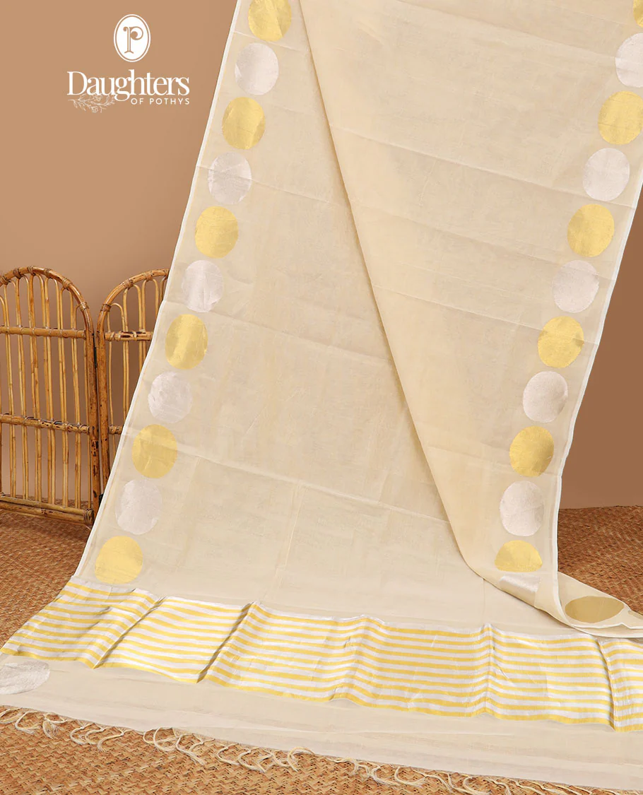 Cream kasavu saree with self geometric design border & struiped pallu - Image 3