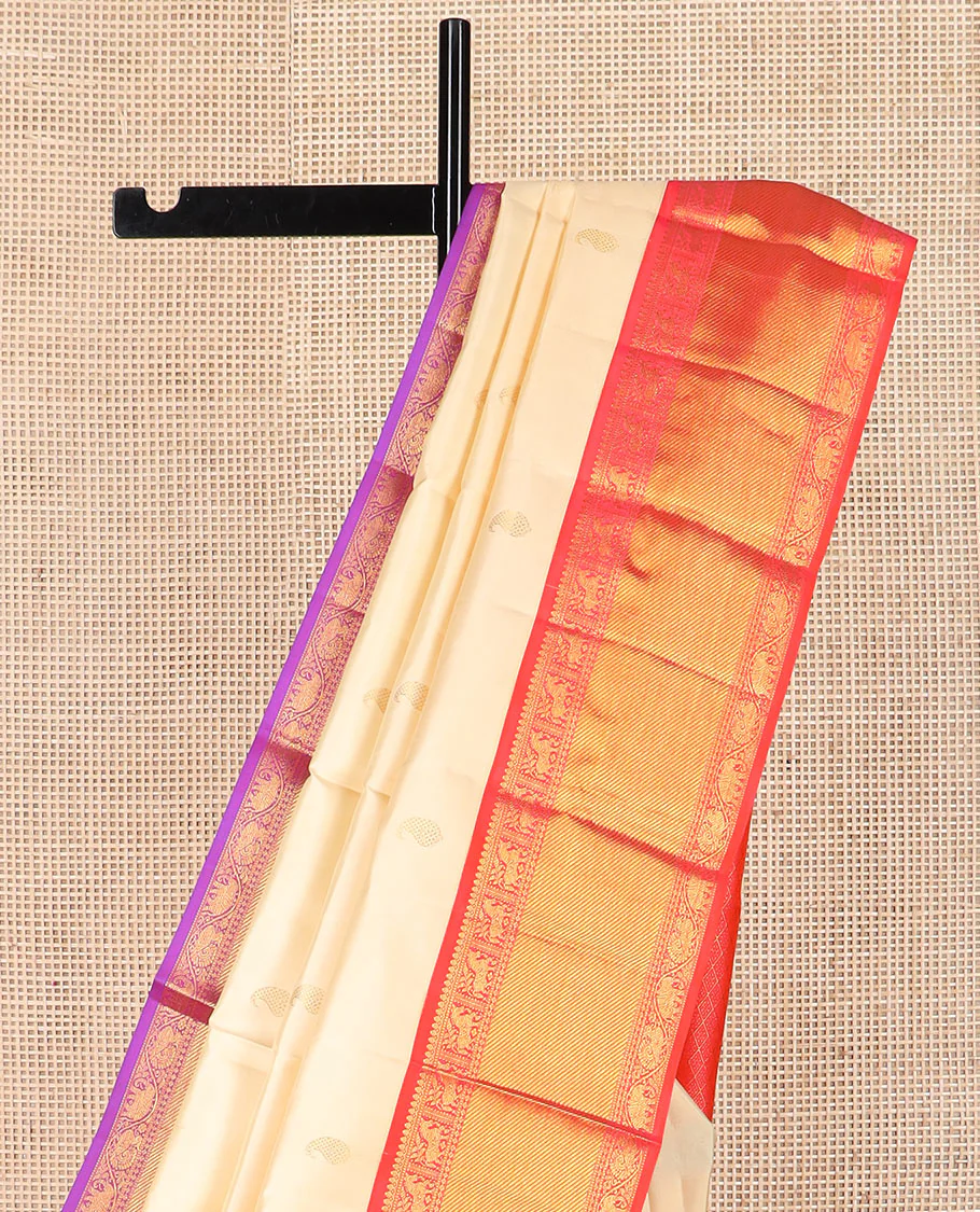 Cream manga buttas Kanchipuram silk saree, contrast ganga jamuna border of thilakam mokku, muthu, kuthirai,  and kodi mayil and yaanai designs, and jaal pallu - Image 3