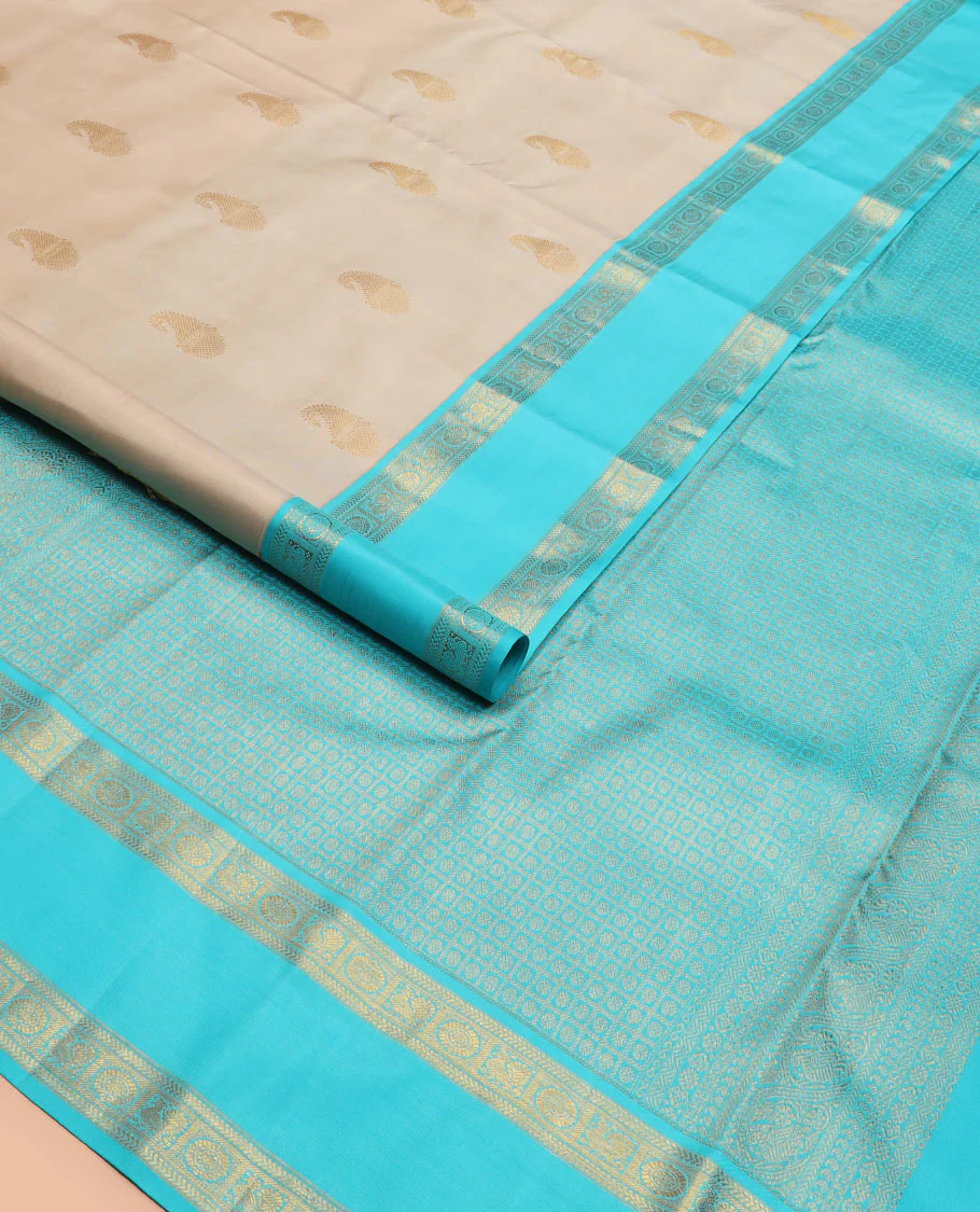Cream manga buttas Kanchipuram silk saree, contrast rettai pettu border of kathir and annam chakram motifs, and butta enclosed checked pallu - Image 2