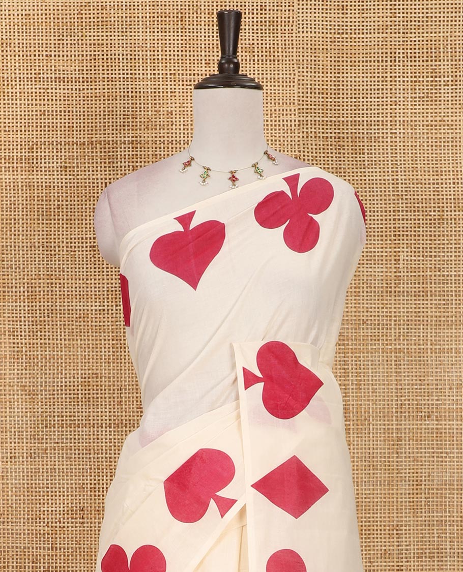 Cream-maroon plain Kerala cotton saree, contrast color cards-theme printed border of Diamonds, Clubs, and Spades, leheriya-striped pallu, and plain blouse - Image 3