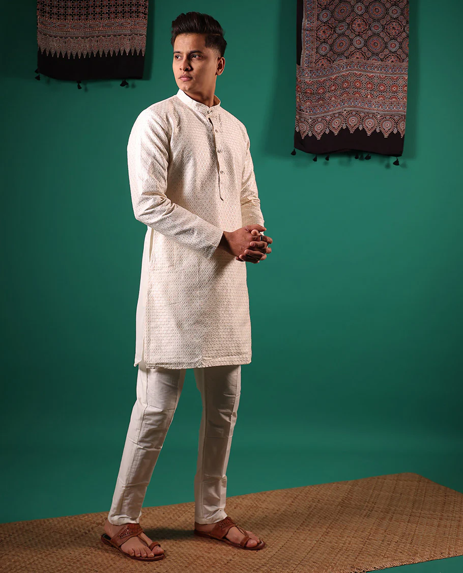 Cream thread and sequins embroidered jaal patterned full-sleeved men's kurta set - Image 3