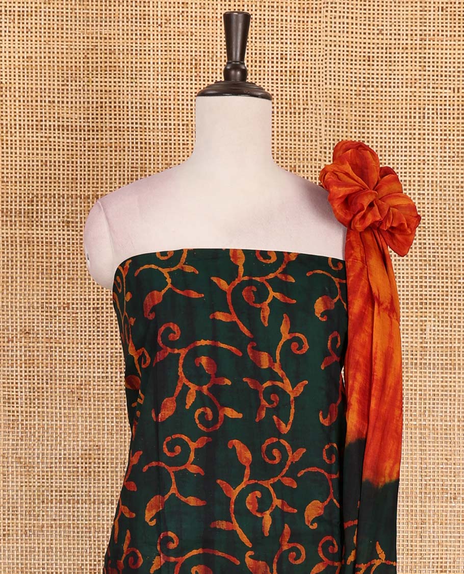 Dark green cotton material chudidar set, paisley vine batik printed top, contrast plain bottom, and dupatta of shibori and batik print - Image 3