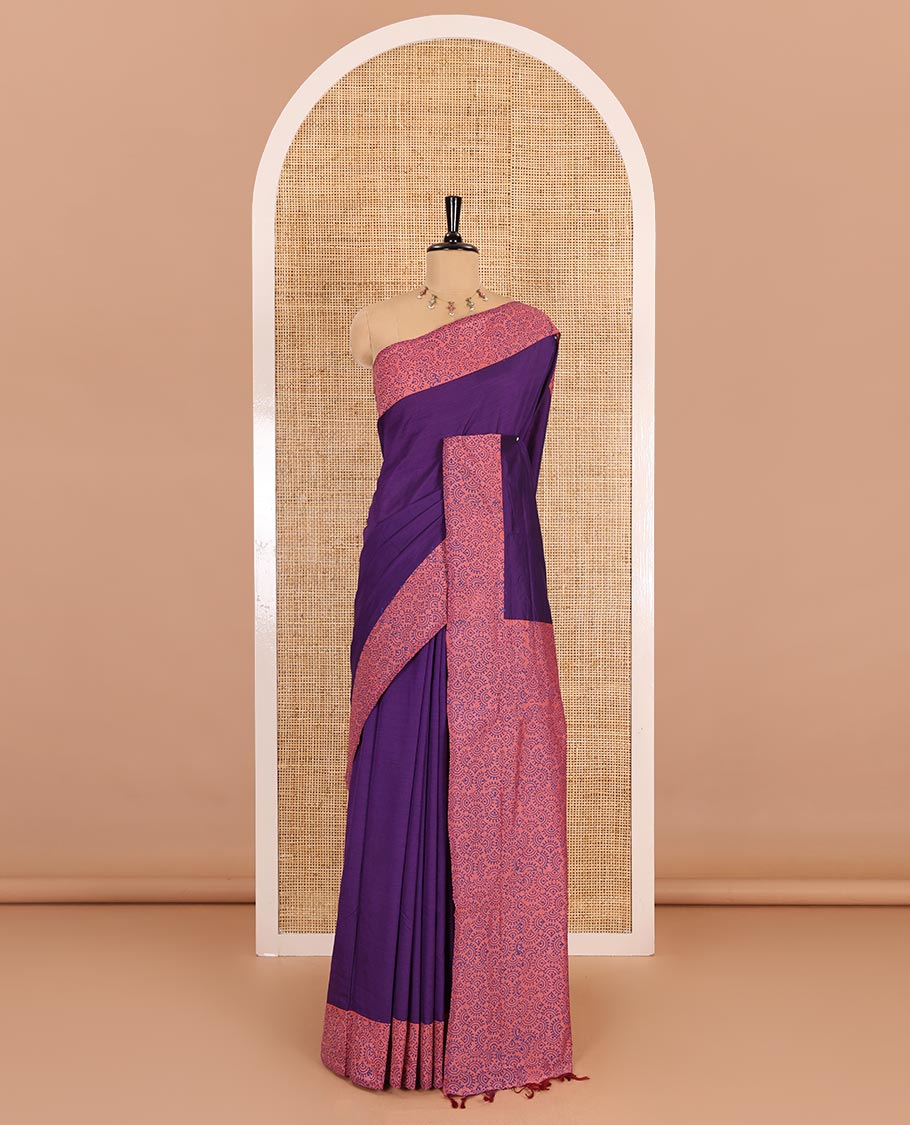 Dark violet plain South cotton saree, contrast border, and pallu of intricate print, and a block printed blosue - Image 2