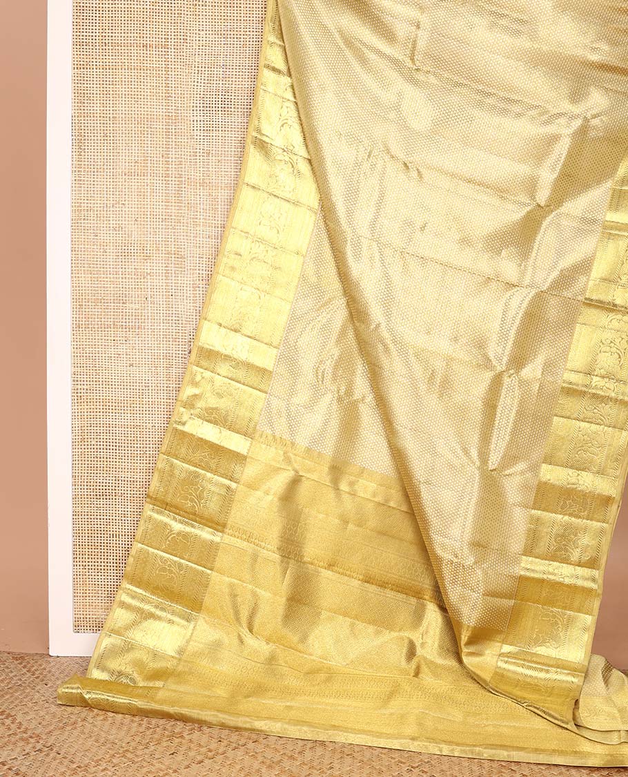 Gold jacquard Samudrika silk saree, zari border of thilakam mokku, banaras, muthu, diamond, and kodi visiry designs, and jaal pallu - Image 3