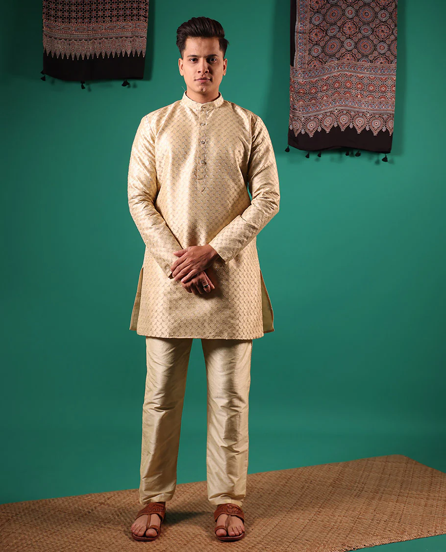 Gold thread and sequins embroidered full-sleeved men's kurta set - Image 2