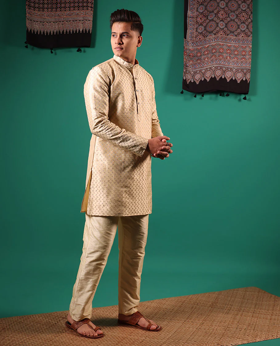 Gold thread and sequins embroidered full-sleeved men's kurta set - Image 3