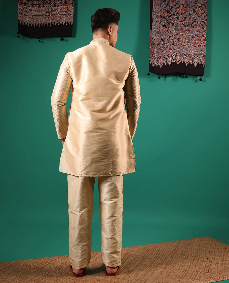Gold thread and sequins embroidered full-sleeved men's kurta set - Image 5