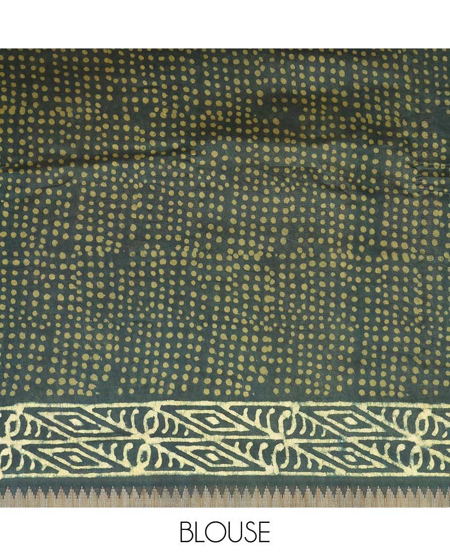Green batik floral vine printed mul mul cotton saree, geometric printed border, and floral printed pallu - Image 3