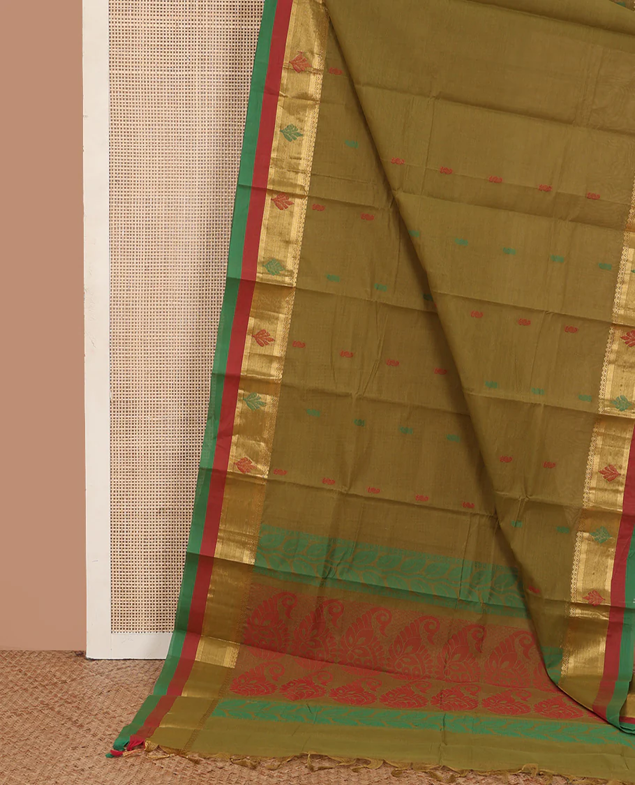 Green buttas kanchi cotton saree, contrast thread and zari border, and pallu of paisley and leaf vine - Image 2