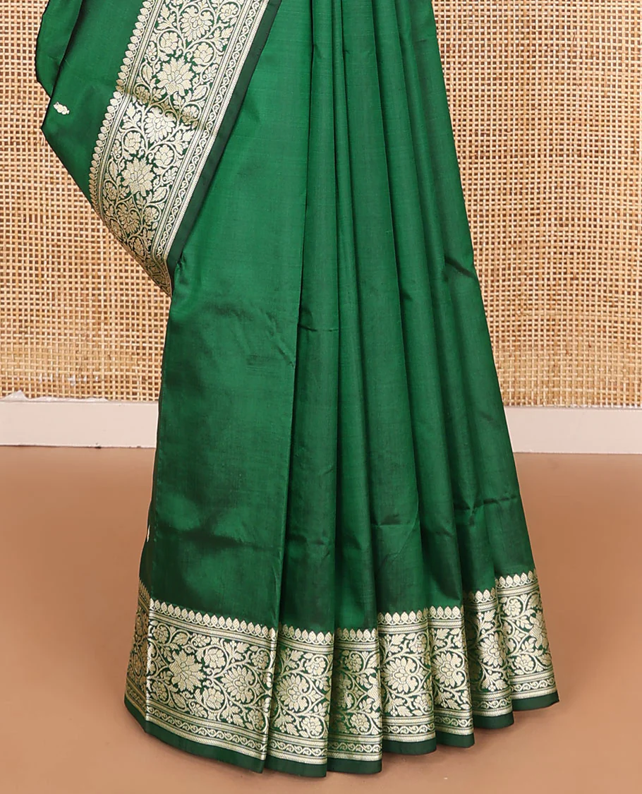Green buttas kathan silk saree, floral creeper border, and floral jaal pallu - Image 5