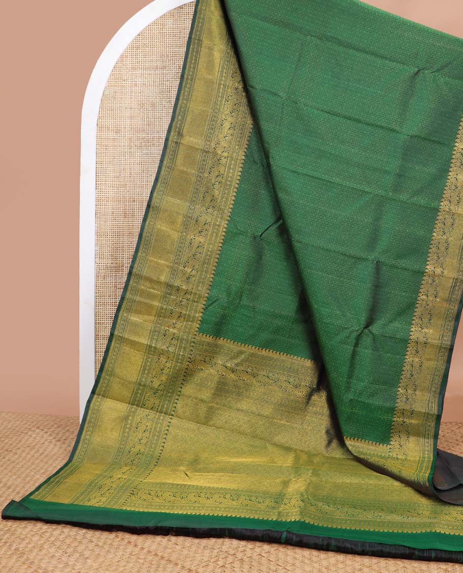 Green checked, floral design Parampara silk saree with self border of manga, paun, muth, kathir design & jaal design pallu - Image 3