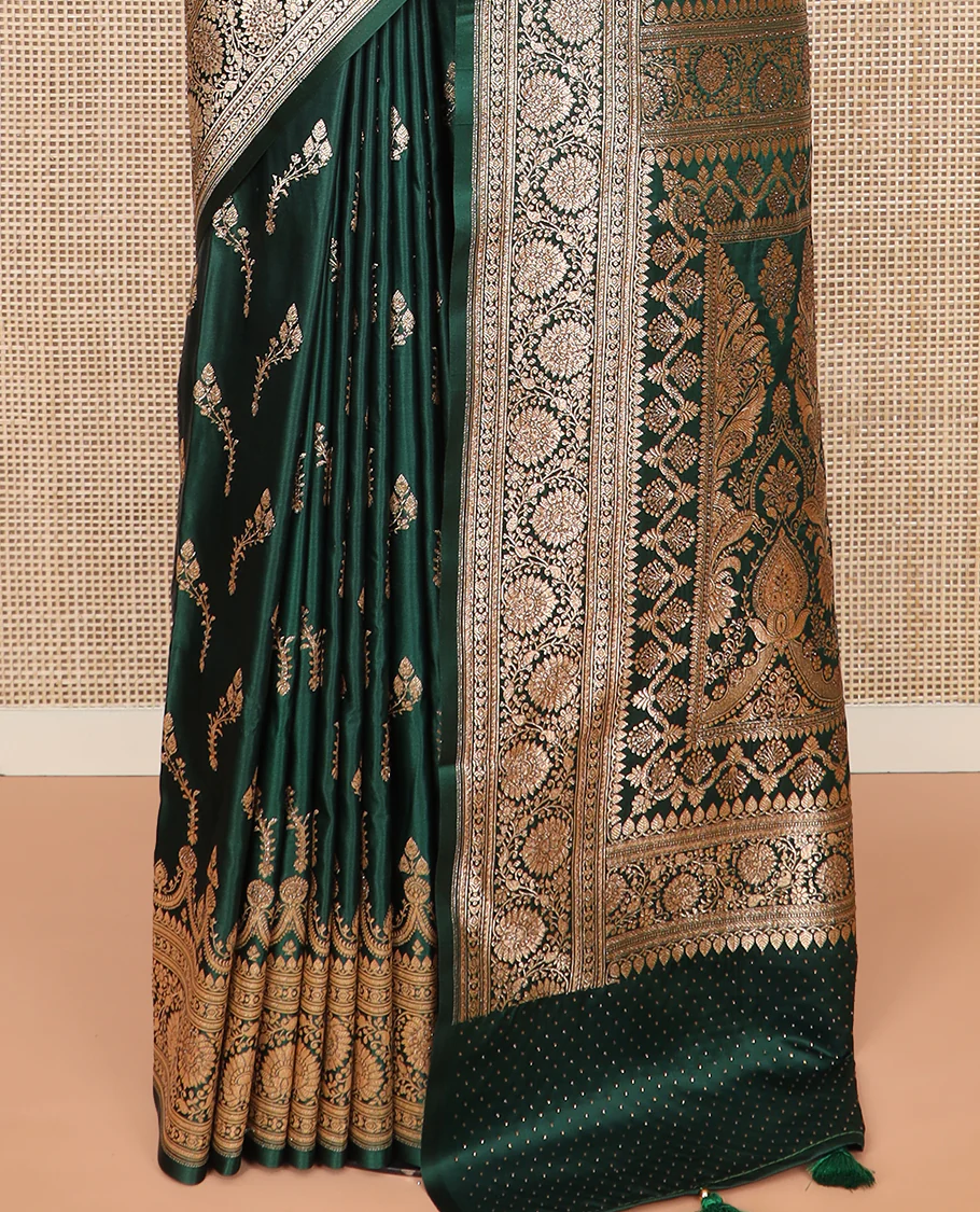 Green floral buttas banarasi silk saree, traditional zari border of floral creeper designs, and pallu of intricate designs - Image 4
