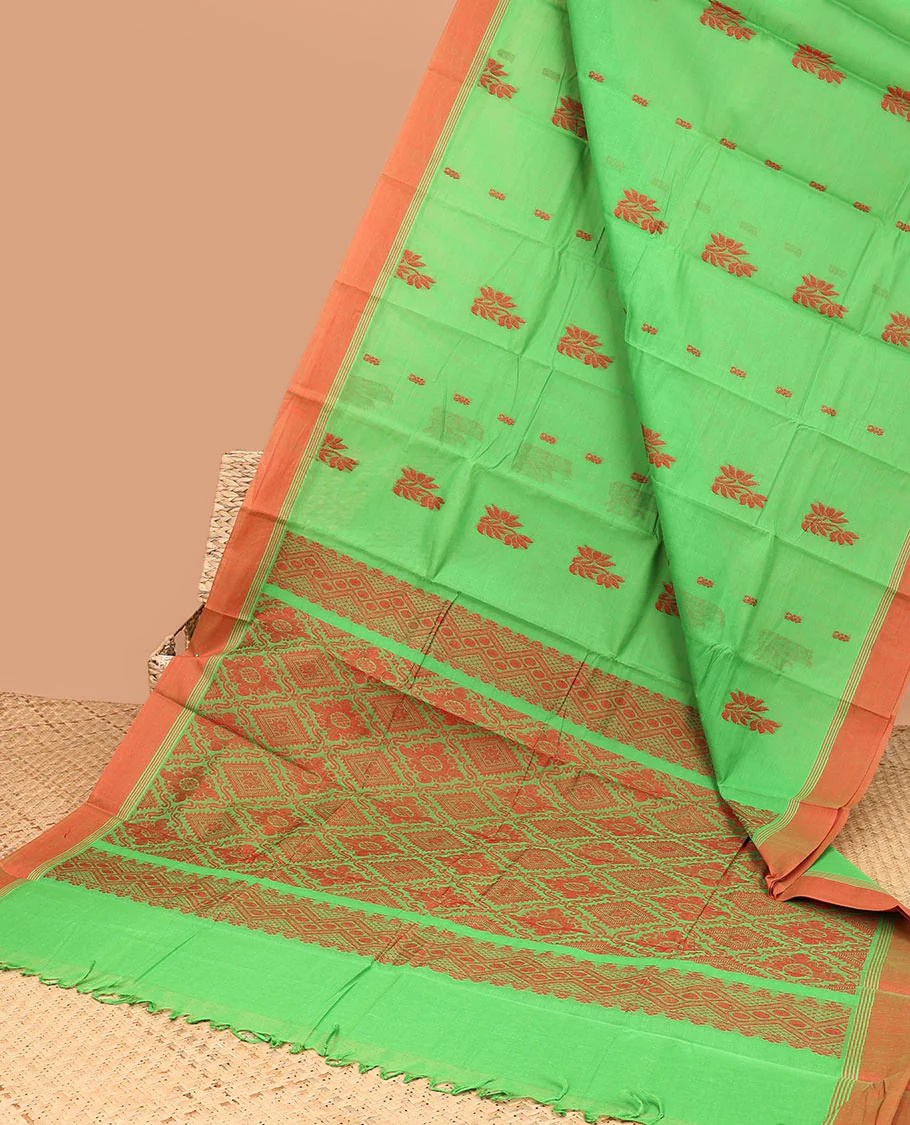 Green floral buttas kanchi cotton saree, contrast border & jaal design pallu
