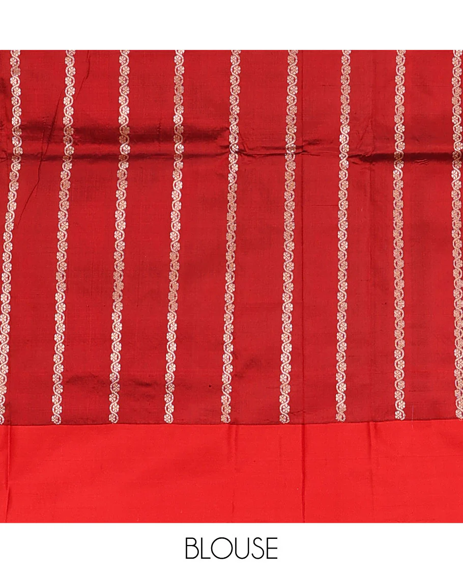 Green floral buttas katan silk saree, contrast traditional border of flora-fauna designs, and pallu of peacock, and derr motifs enclosed circles - Image 5