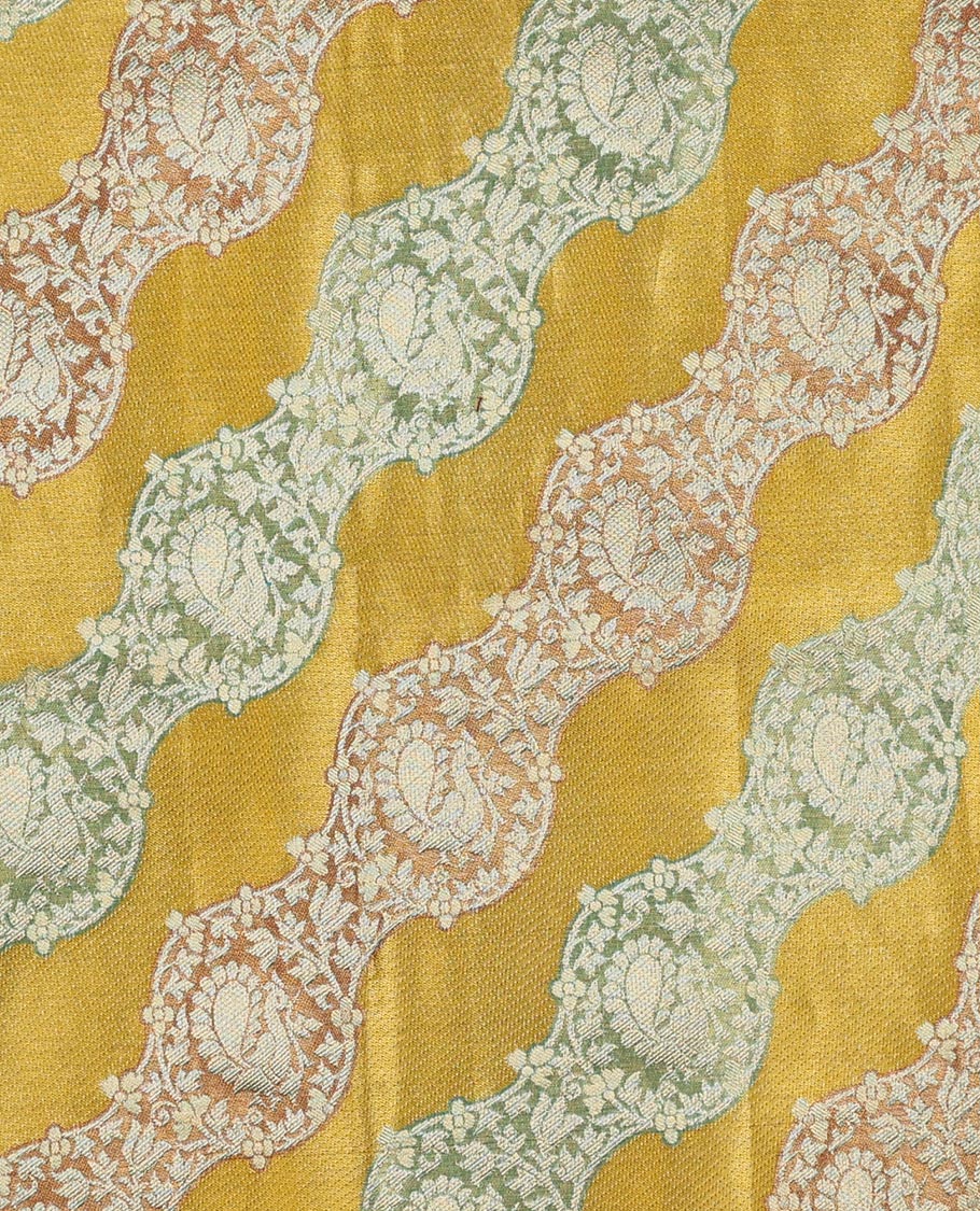 Green floral design pure silk half saree with contrast border of rekku, paun, muthu, banaras design, zari design blouse & floral design dhavani - Image 4
