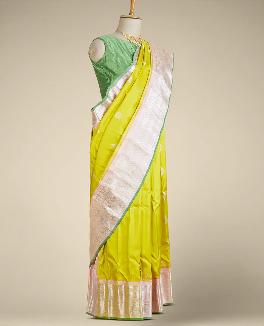 Green gadwal silksaree with zari buttas, contrast vidarbha border of traditional zari designs & pallu of jaal designs - Image 2