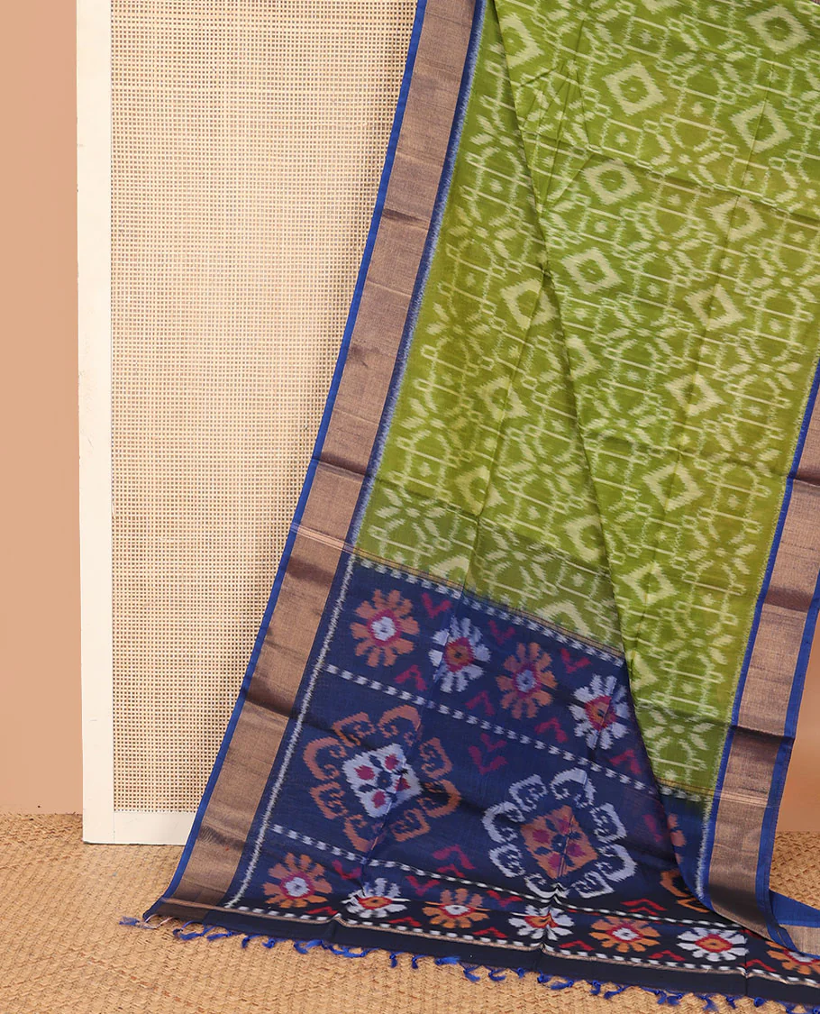 Green ikkat design silk cotton saree, contrast bavanji border, and pallu of ikkat designs - Image 2