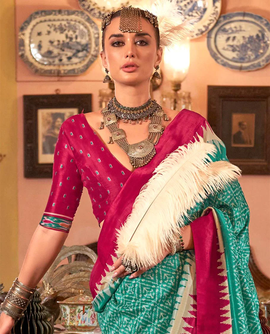 Green jaal patterned patola designer catalog saree, contrast temple border, and patola design pallu - Image 2