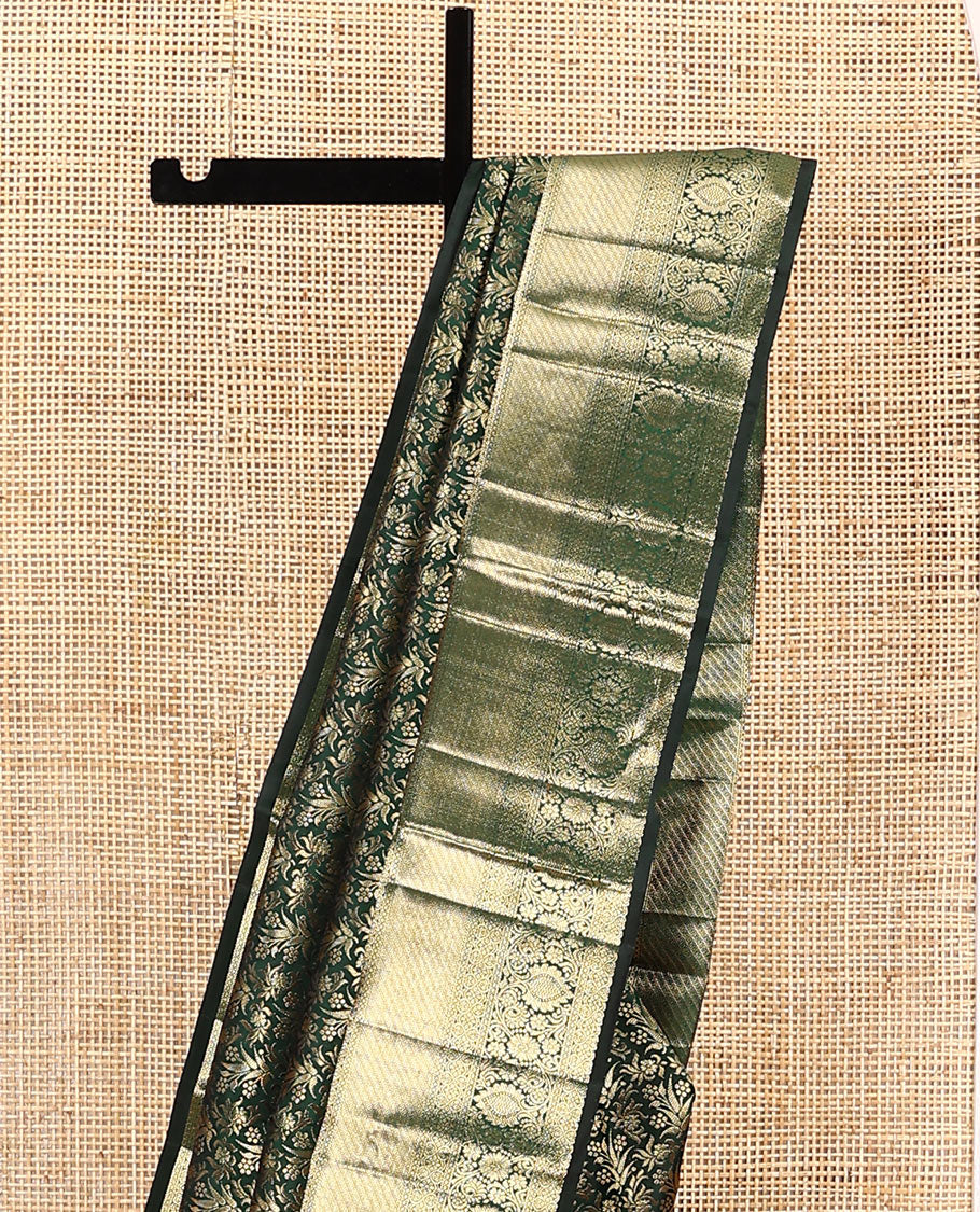 Green jacquard kanchipuram silk saree, zari border of thilakam, greek key, and kodi visiry designs, and intricate pallu - Image 3