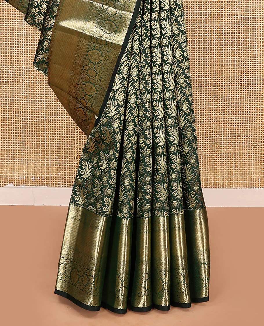 Green jacquard kanchipuram silk saree, zari border of thilakam, greek key, and kodi visiry designs, and intricate pallu - Image 4