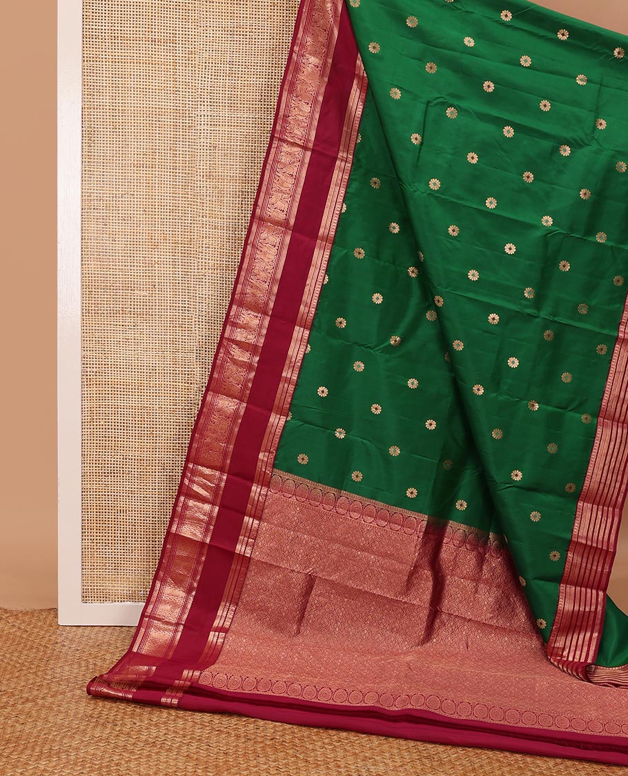 Green kamalam meena buttas Vasundhara silk saree, contrast rettai pettu border of thilakam,neli,mayil kann & puli nagam & intricate pallu - Image 3