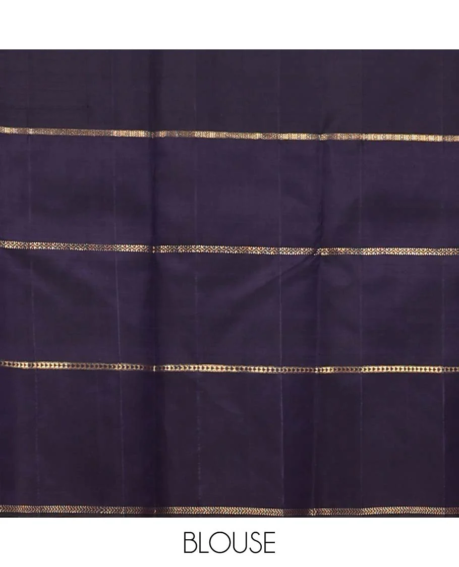 Green kili buttas Kanchipuram silk saree, contrast border of lavangam, muthu, neli, ara bogudi, and kathir stripes, and kathir design pallu - Image 6