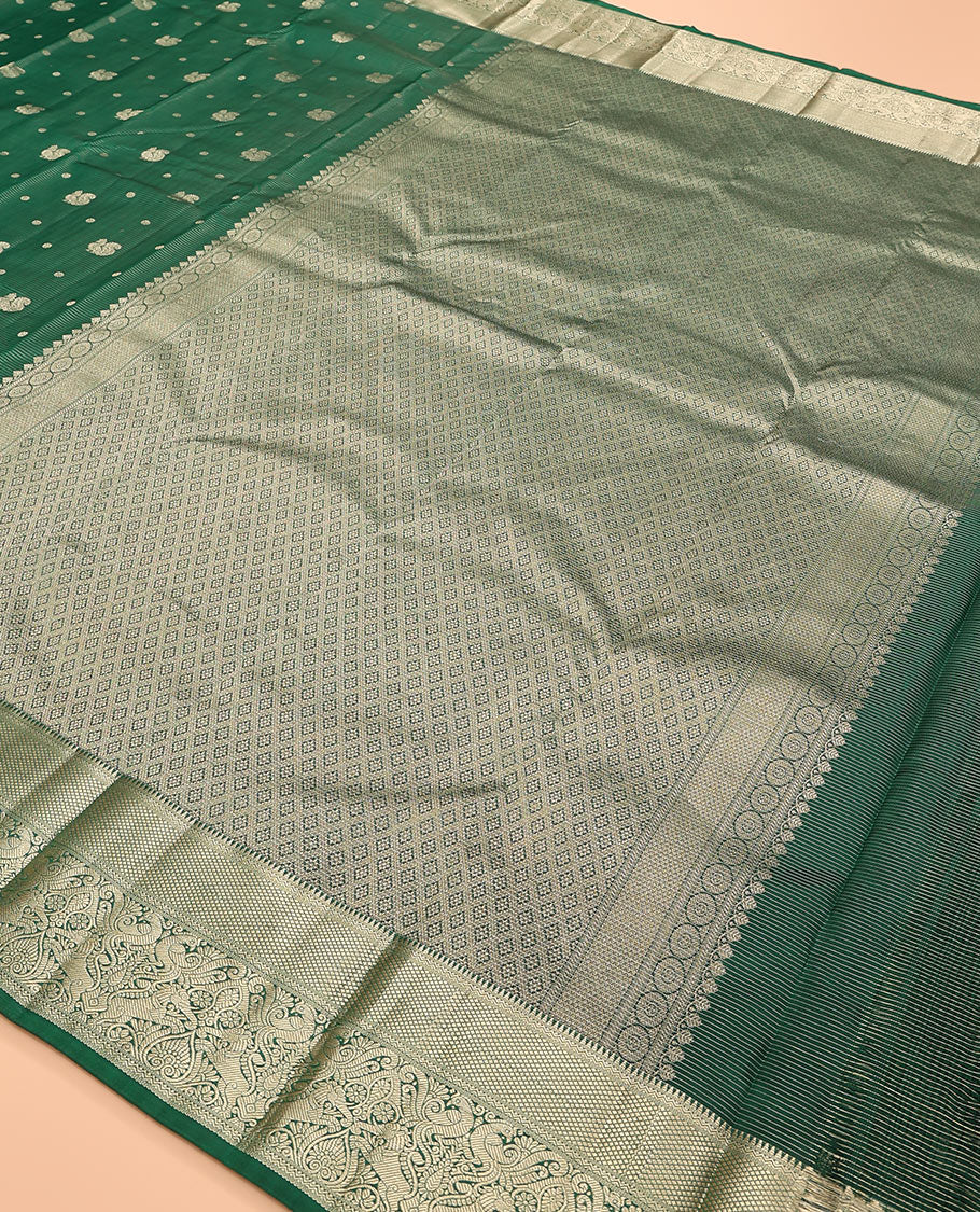 Green mayil and chakra buttas Vasundhara silk saree, zari border of rekku, rettai neli, mayil kann, yaali and mayil designs, and jaal pallu - Image 5