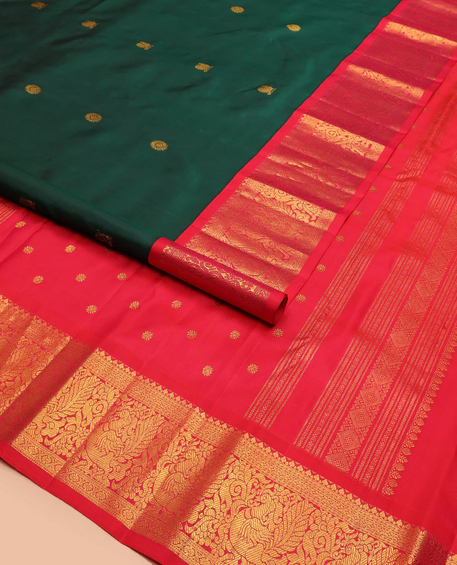 Green mayil chakram buttas Kanchipuram silk saree, contrast border of thilakam mokku, cross kamalam, and mayil designs, and zari design pallu - Image 2