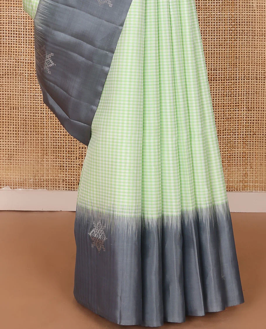 Green micro-checked Mayuri soft silk saree, contrast kolam butta border & pallu of jaal design - Image 5