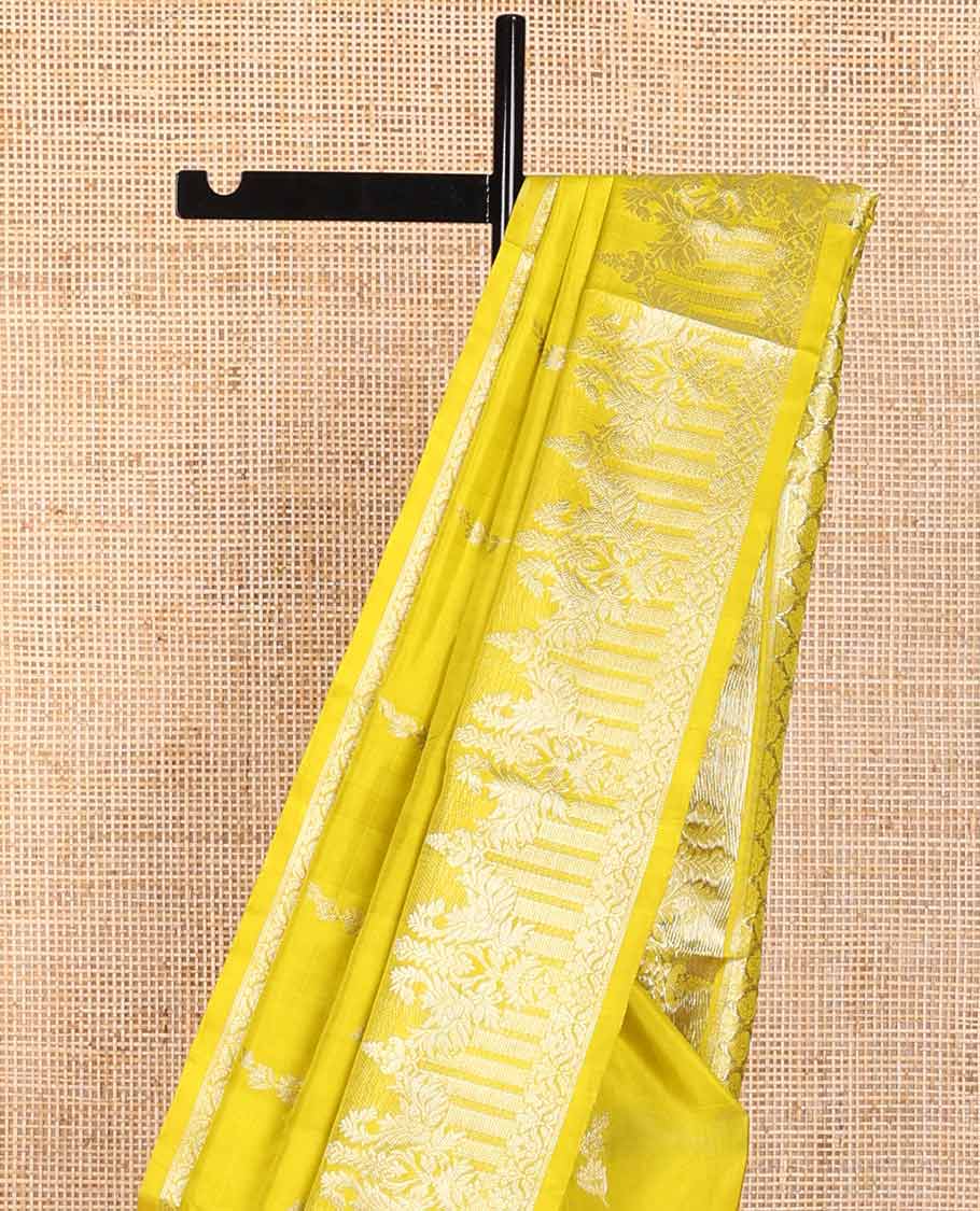 Green motifs venkatagiri silk saree with self zari design border & floral design pallu - Image 4