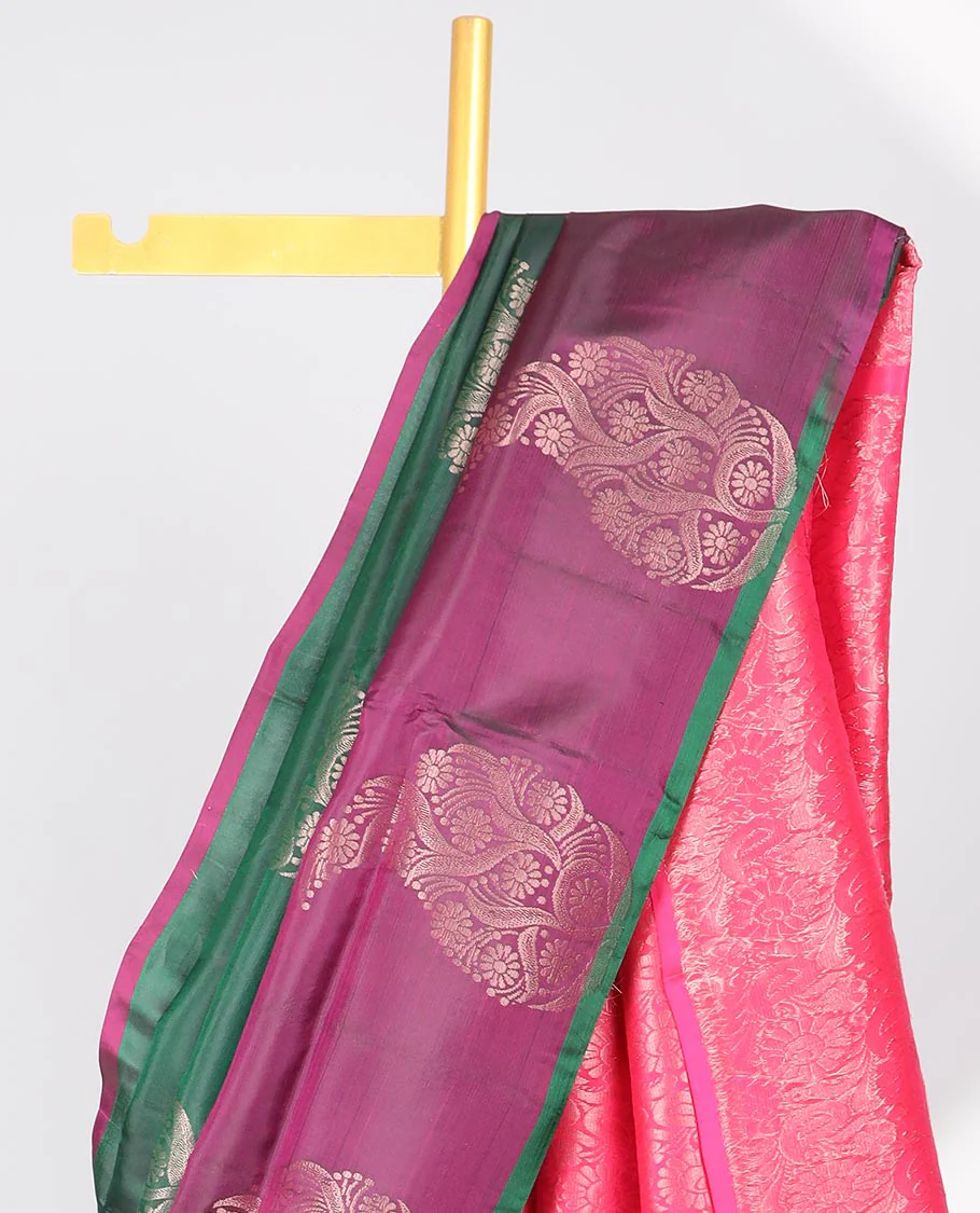 Green paisley motifs semi-soft silk saree with contrast border & pallu of intricate zari design pallu - Image 3