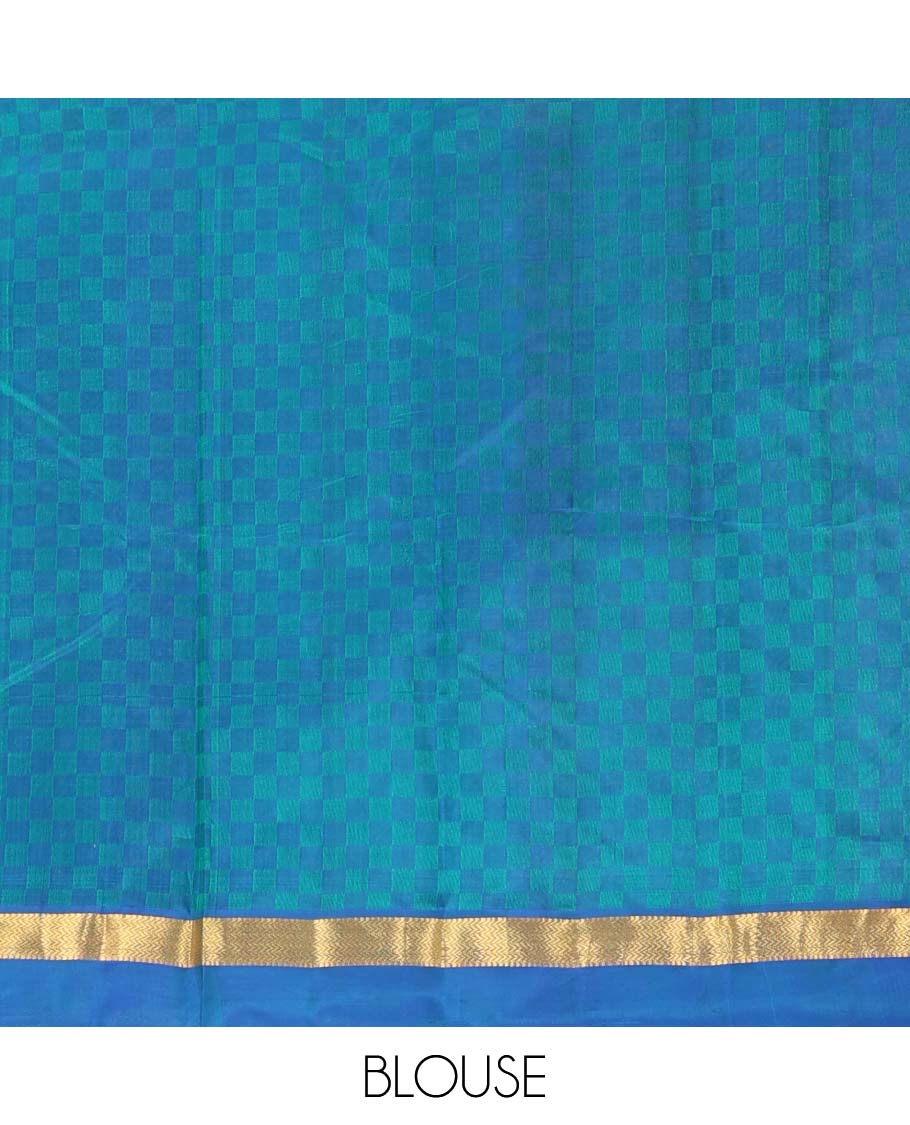 Green paiyadi kattam Kanchipuram silk saree, contrast border of muthu, and vanki designs, and zari striped pallu - Image 6