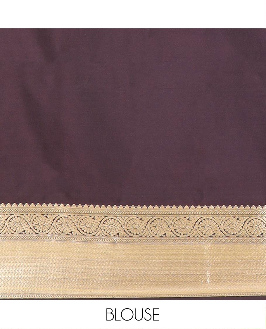 Green Semi-Soft Silk Saree Gleamed Up with Zari Buttas, Complemented by Contrast Traditional Zari Border Featuring Floral Creeper Designs, Richly Detailed Pallu of Jaal Designs, and Paired with a Contrast Blouse - Image 5