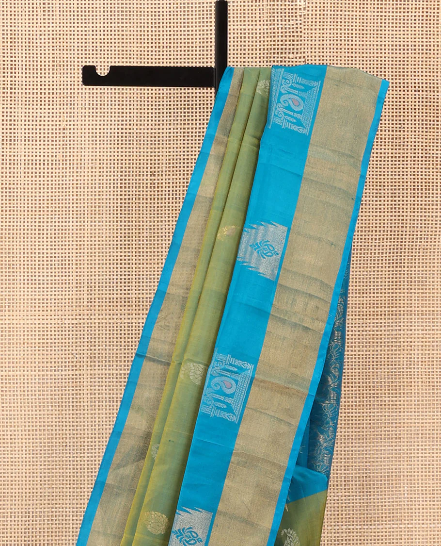 Green Uppada Silk Saree Beautified with Paisley Buttas, Subtle Contrast Border of Temple Gopuram Motifs, Captivating Pallu Featuring Floral Jaal Design, and Paired with a Contrast Blouse - Image 3